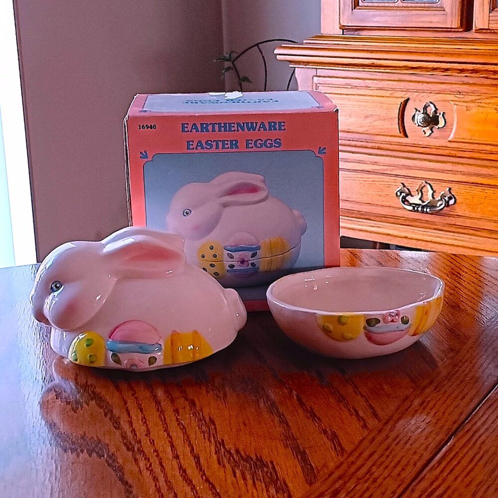 Vintage Earthenware Easter Decor (Rabbit with Easter Eggs) - Picture 2 of 5